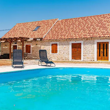 2 Bedroom Beautiful In *