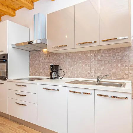 2 Bedroom Beautiful In *