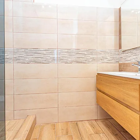 2 Bedroom Beautiful In * Drinovci