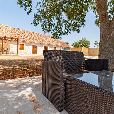 2 Bedroom Beautiful In