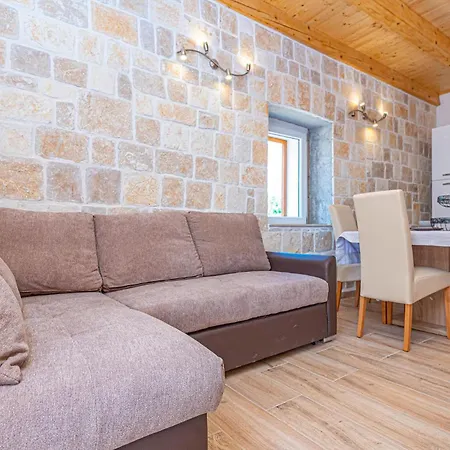 Hébergement de vacances 2 Bedroom Beautiful In