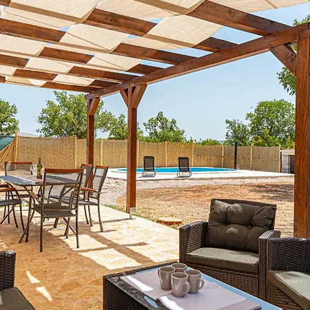 2 Bedroom Beautiful In * Drinovci
