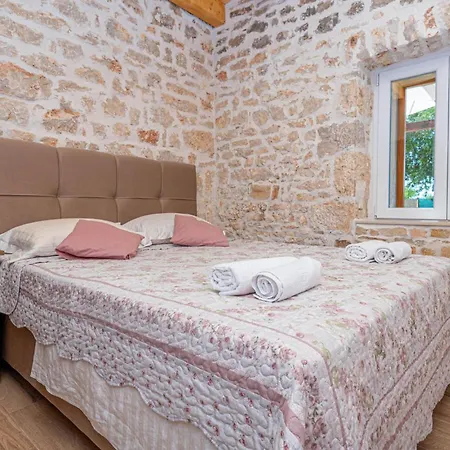2 Bedroom Beautiful In Feriehus *