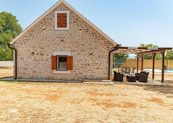 2 Bedroom Beautiful In בית נופש