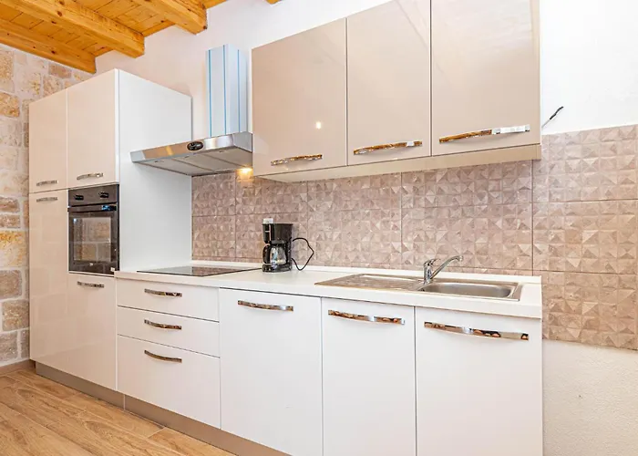 2 Bedroom Beautiful In *