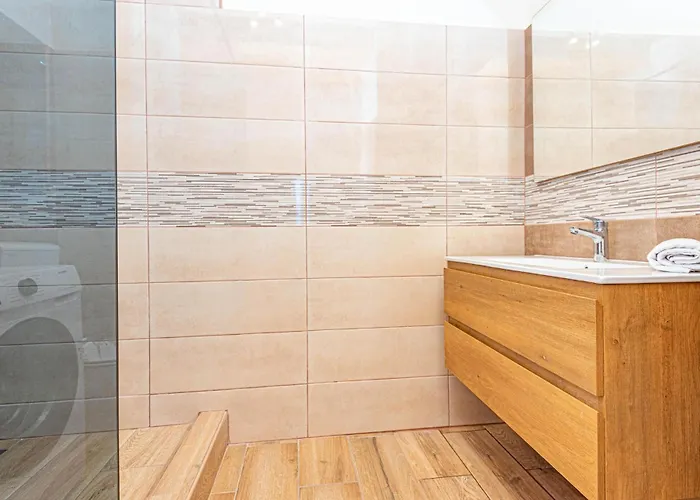 2 Bedroom Beautiful In * Drinovci