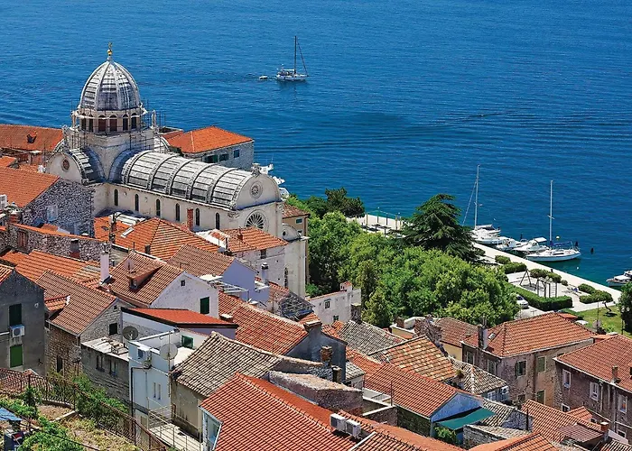 2 Bedroom Beautiful In בית נופש