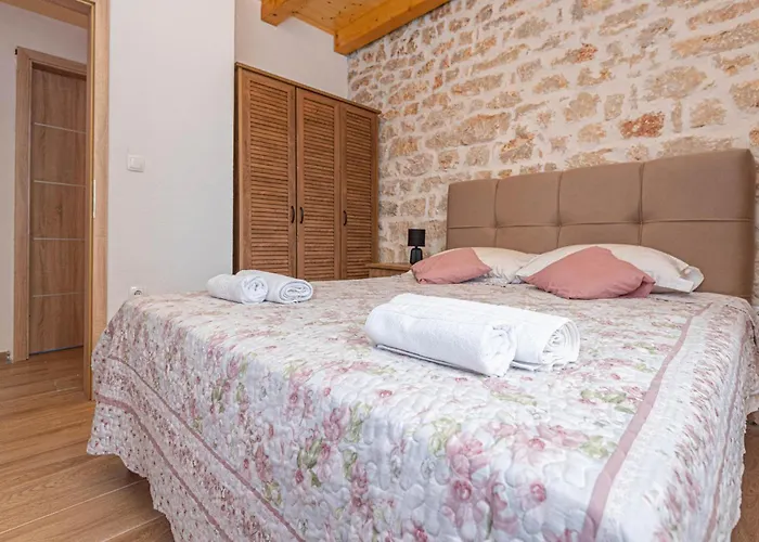 2 Bedroom Beautiful In בית נופש Drinovci