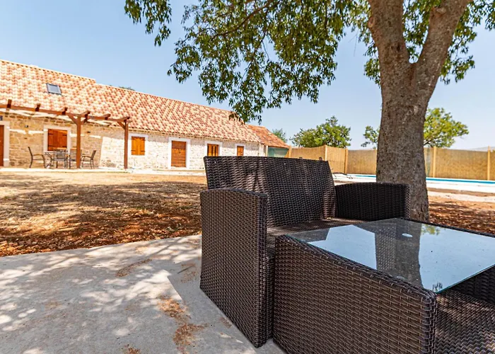 2 Bedroom Beautiful In