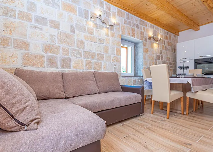 בית נופש 2 Bedroom Beautiful In