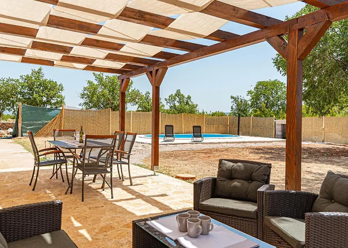 2 Bedroom Beautiful In * Drinovci