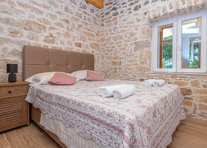 2 Bedroom Beautiful In בית נופש *